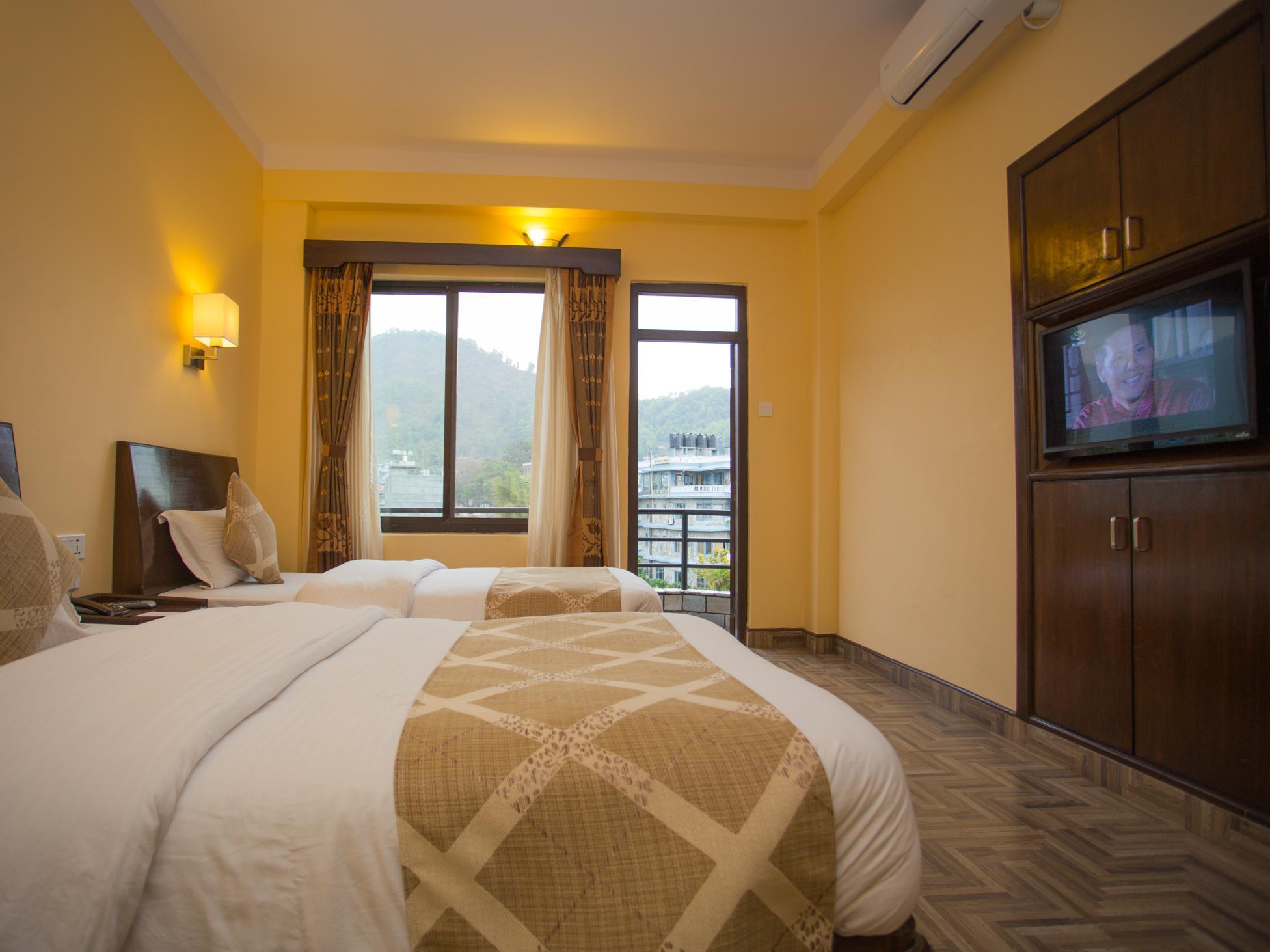 Hotel Peninsula Pokhara Exterior photo