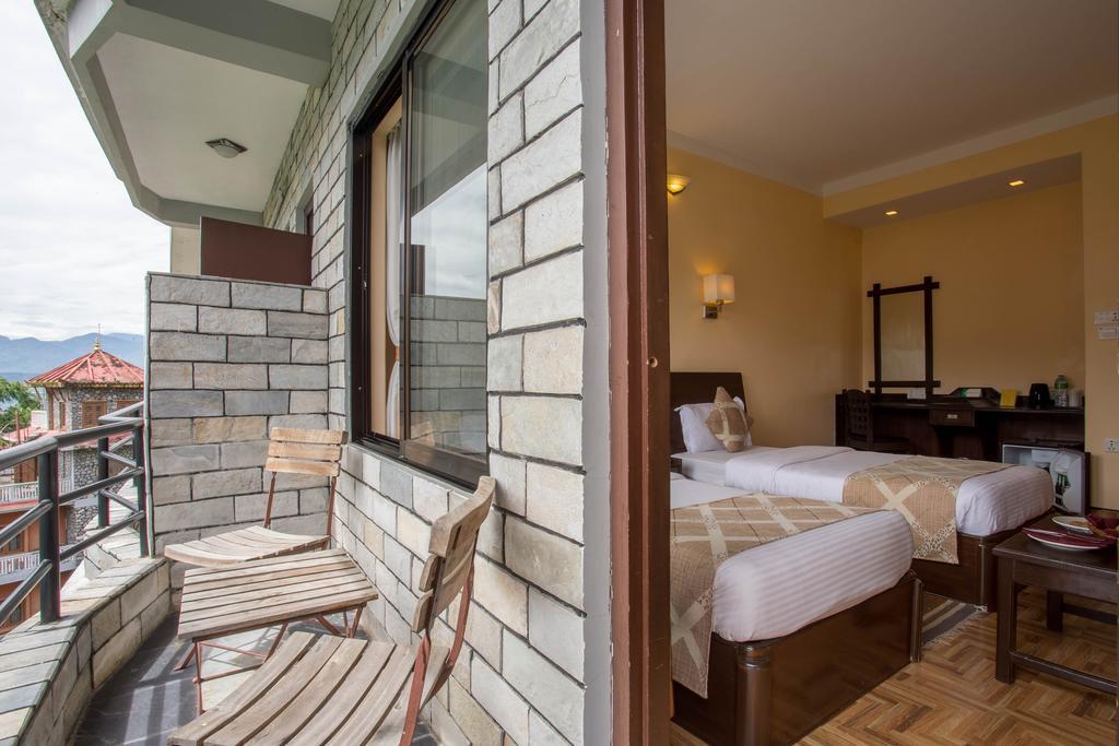 Hotel Peninsula Pokhara Exterior photo