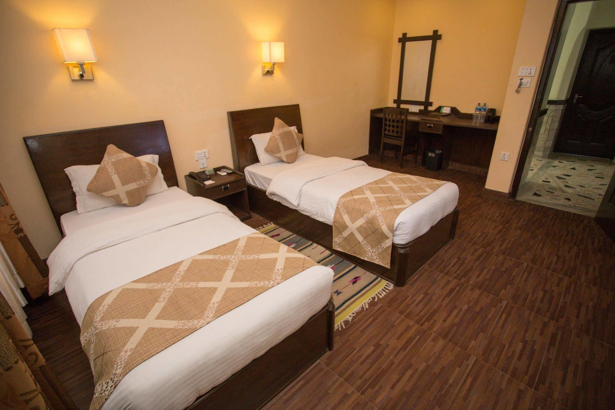Hotel Peninsula Pokhara Exterior photo